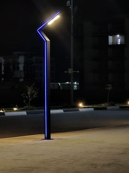Twin Arm Pole